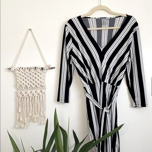 STRIPED LONG SLEEVED DRESS
